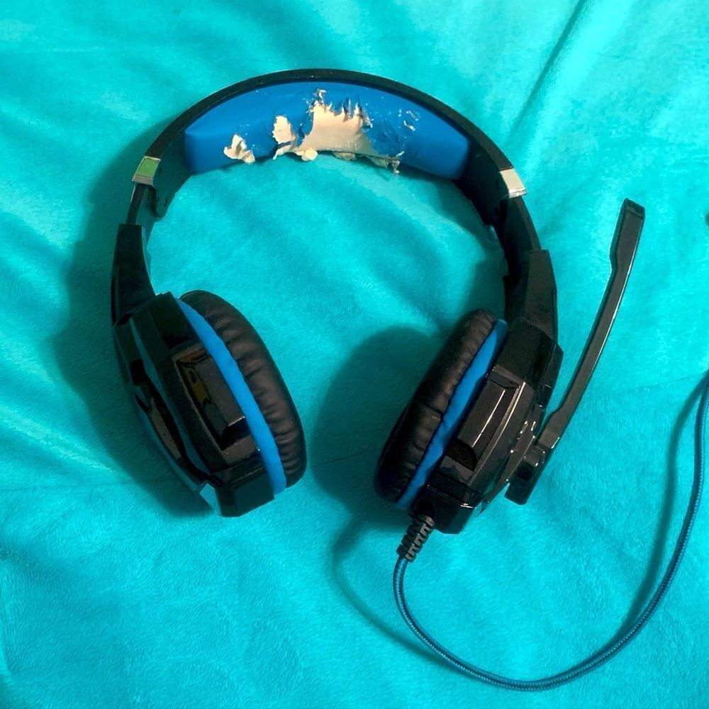 Kotion Each Gaming Headset. Used, slightly damaged but still functional.